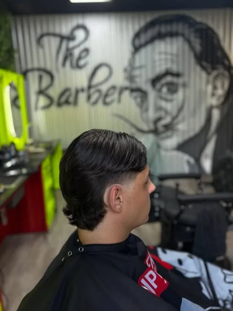 Moderný mullet, pohľad zboku